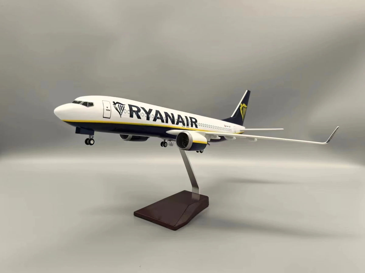 Ryanair Ireland B737-800 Aircraft Model 1:85 Scale 47cm 737 Aircraft Model Die-Cast Resin Aircraft with LED Lights Display Toys