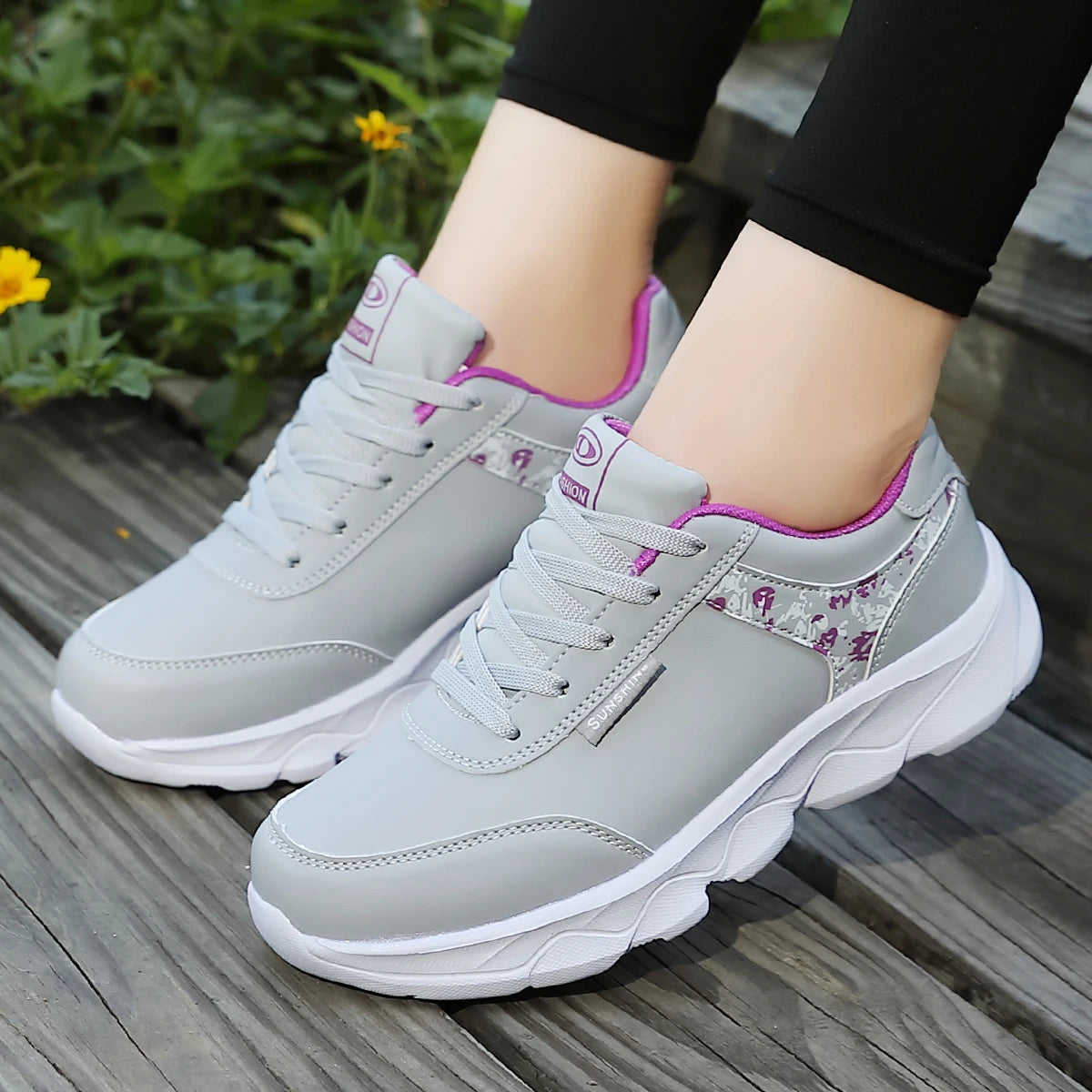 Women's Lightweight Lace-Up Casual Running Shoes, All Season Sneakers for Students Work Travel Outdoor Sports