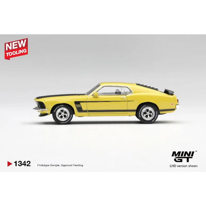 MINIGT 1:64 Ford Mustang Boss die-casting alloy car model desktop ornament for boys.