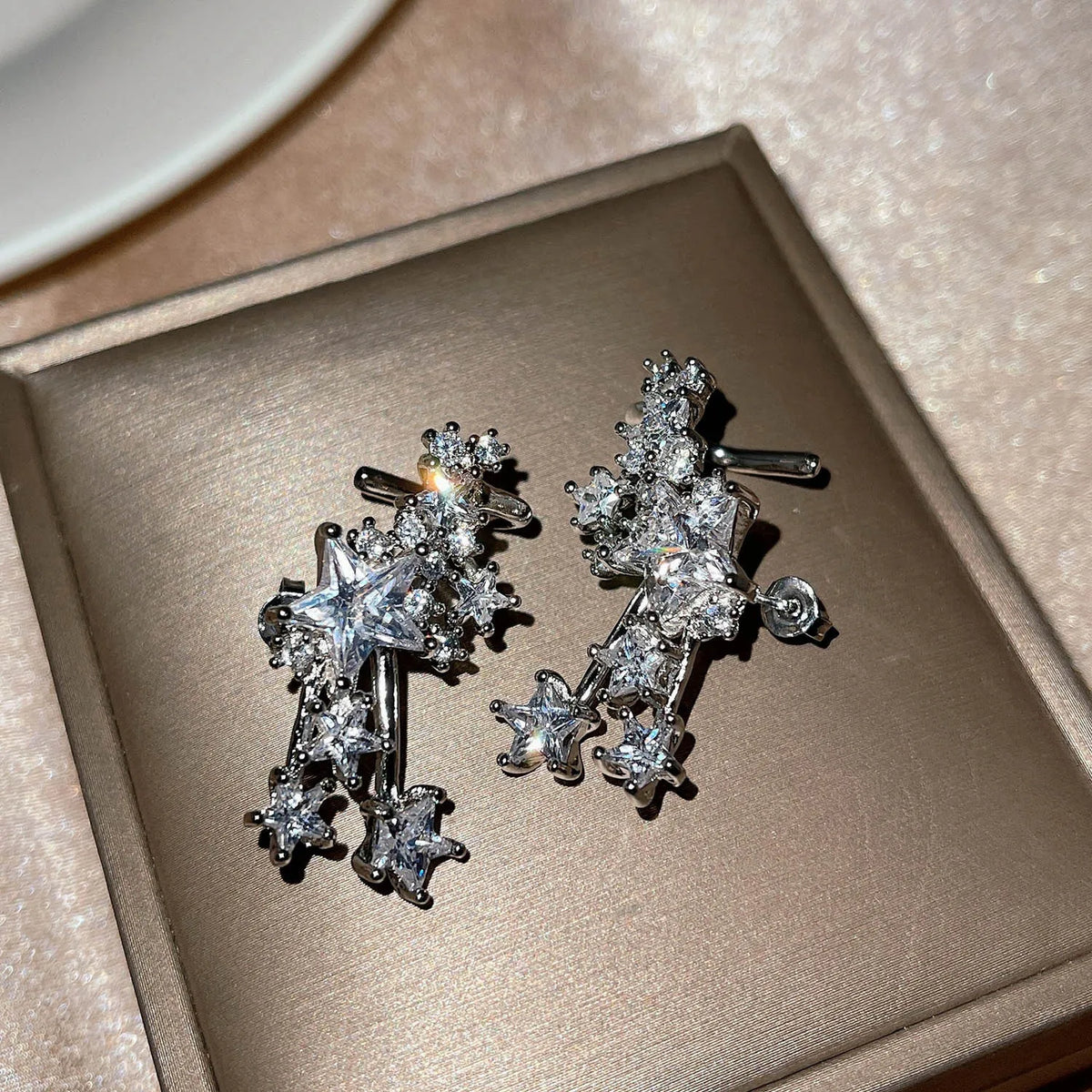 Foydjew 2022 New Design Five-pointed Star 925 Silver Needle Earrings Shiny AAA Zircon Clip Earring Ear Accessories For Women