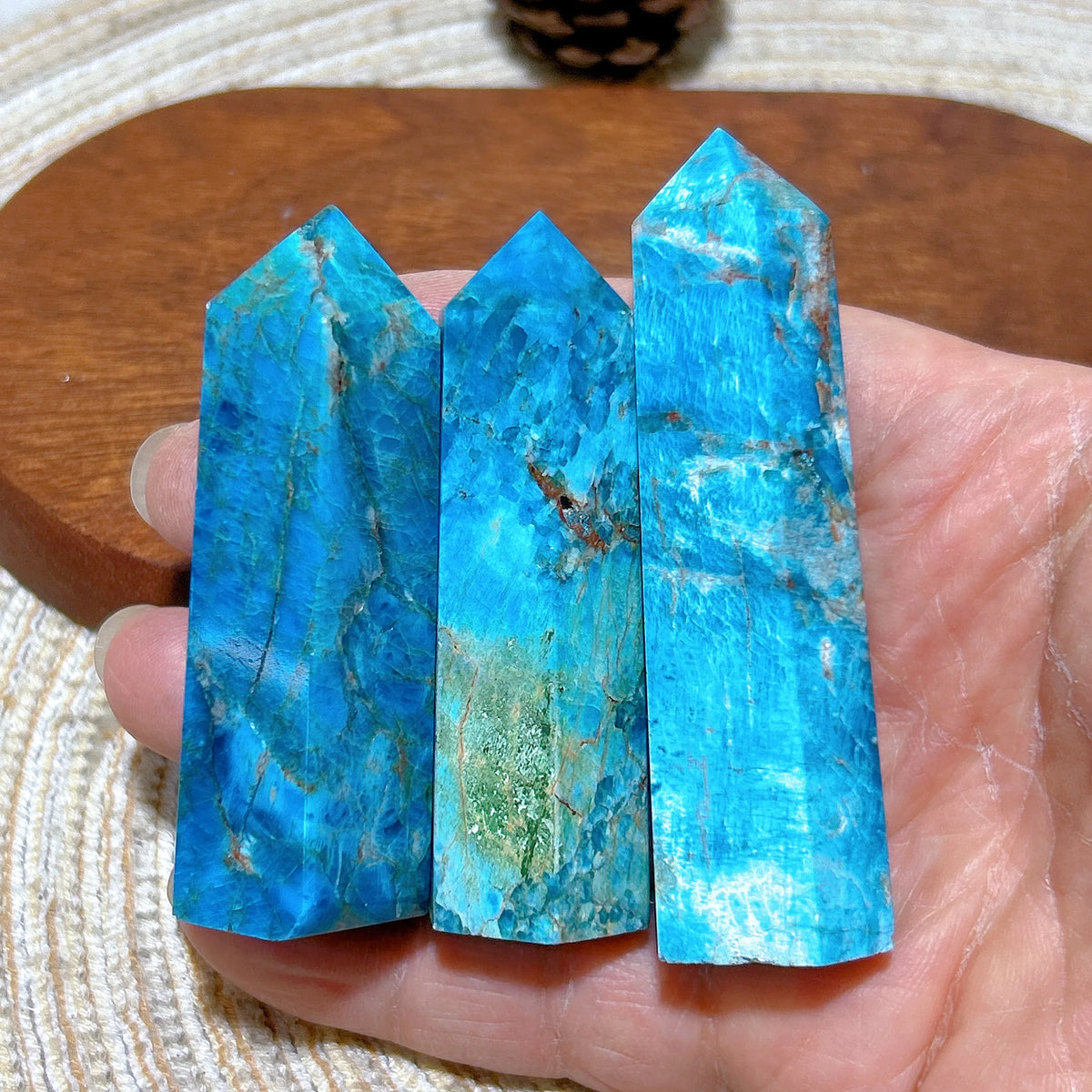 Natural Crystal Blue Flashy Apatite Tower Healing Gemstones High Quality Mineral Reiki Ornament Home Decorations Gift