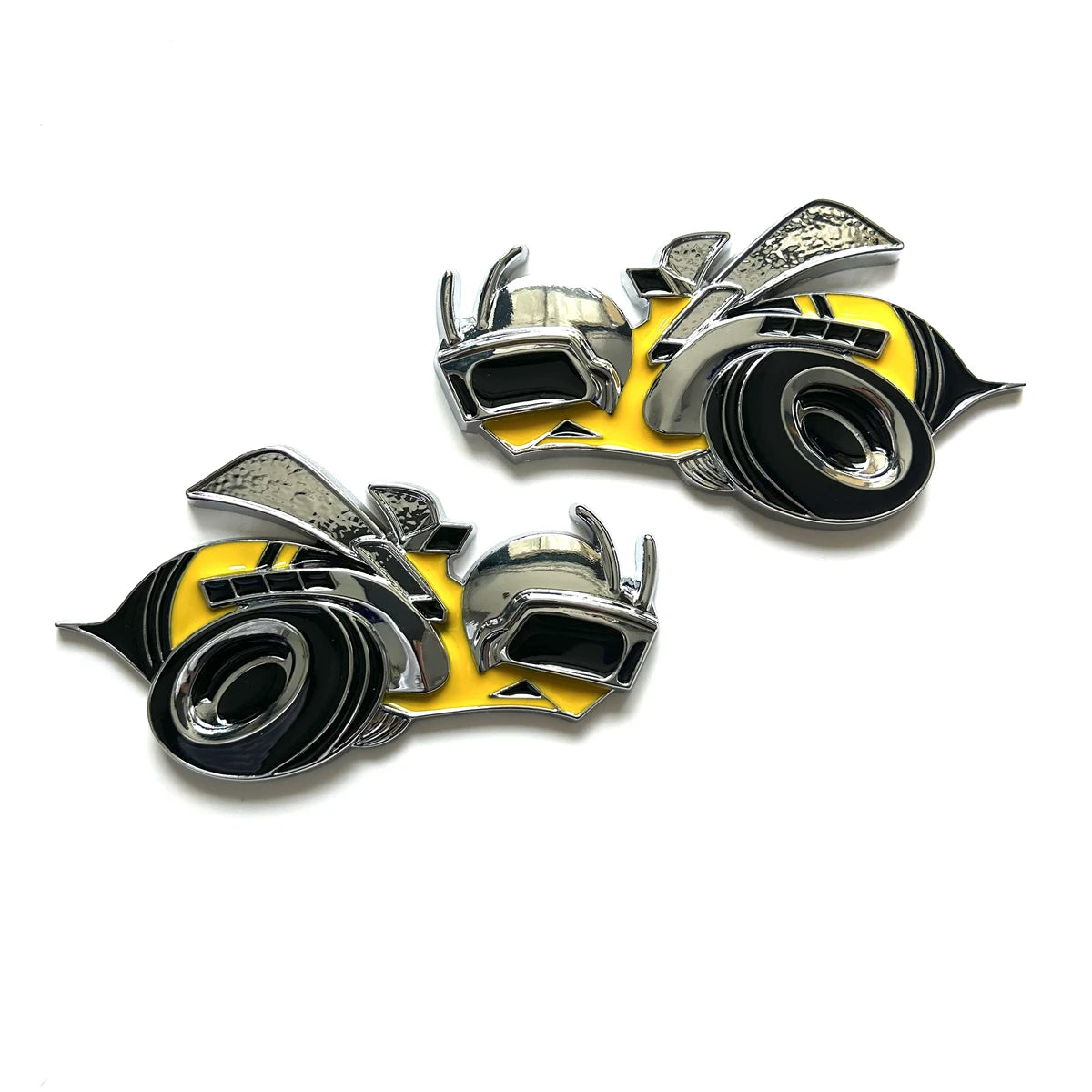 Metal yellow honey bee car logo is suitable for car sticker decal decorative accessories at the rear of the trunk of the car