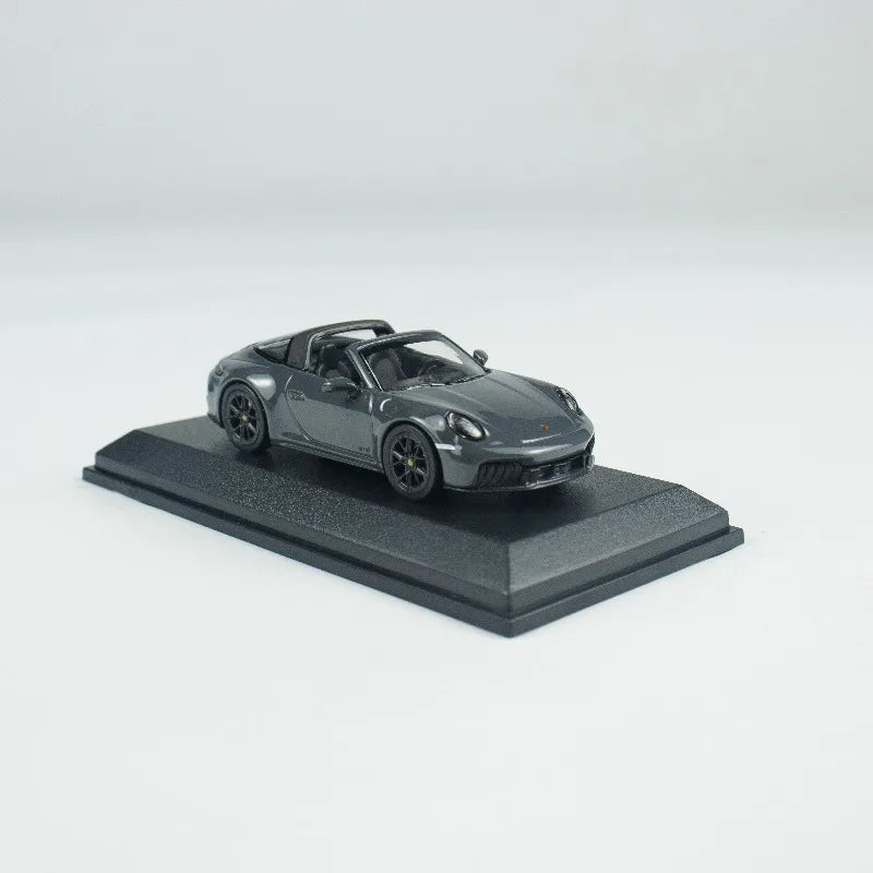 MINICHAMPS 1:64 911 (992.2) TARGA 4 GTS -2025- A realistic alloy car model for static display, boys' toy, adult collection piece