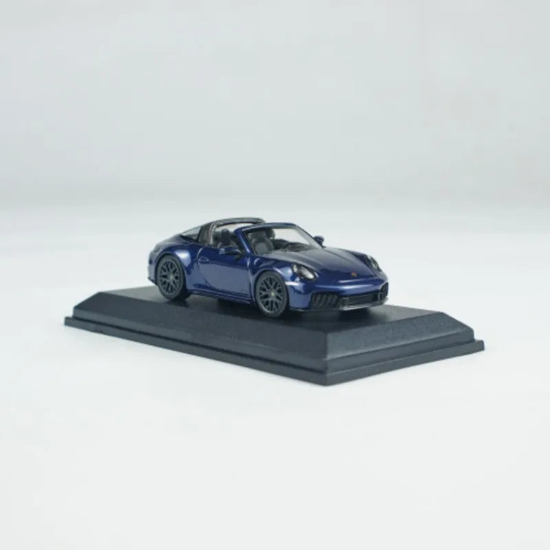 MINICHAMPS 1:64 911 (992.2) TARGA 4 GTS -2025- A realistic alloy car model for static display, boys' toy, adult collection piece