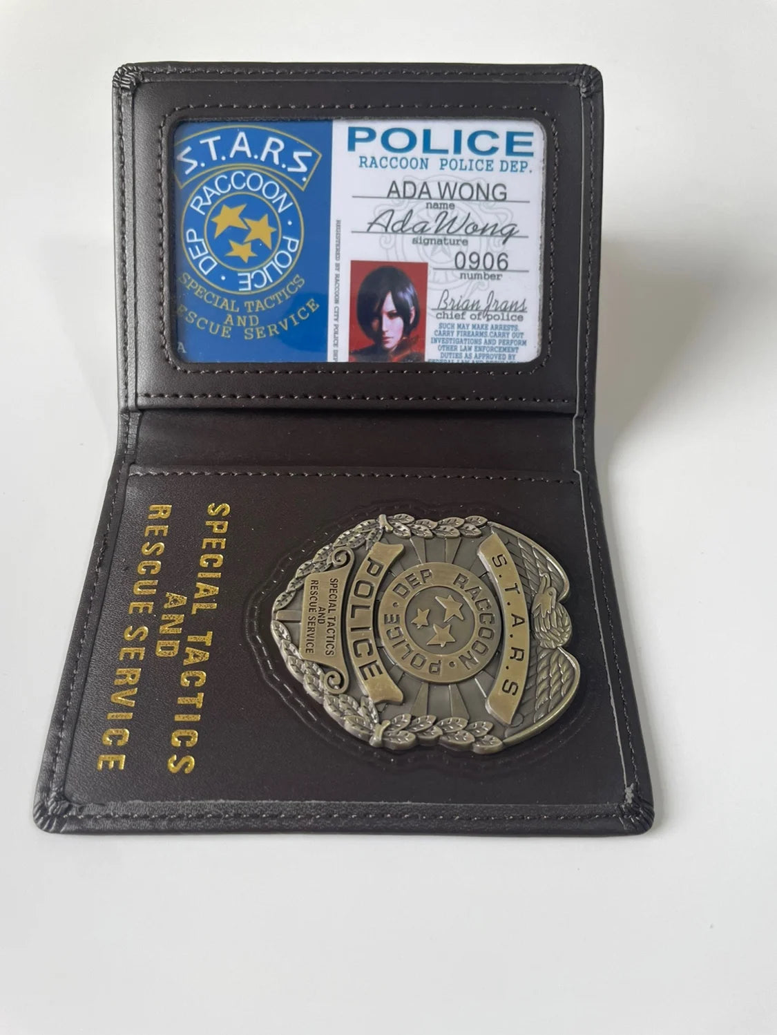 Resident Evil Leon Chris Jill Ada Rebecca Metal Badge ID S.T.A.R.S. Police Badge Case With Customizable Cosplay Accessories