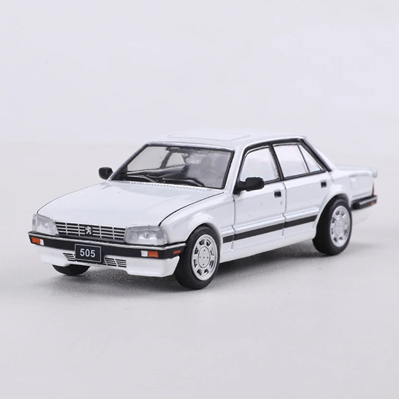 DCT 1:64 505 Sedan Alloy Model Car