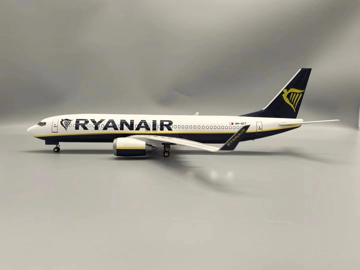 Ryanair Ireland B737-800 Aircraft Model 1:85 Scale 47cm 737 Aircraft Model Die-Cast Resin Aircraft with LED Lights Display Toys