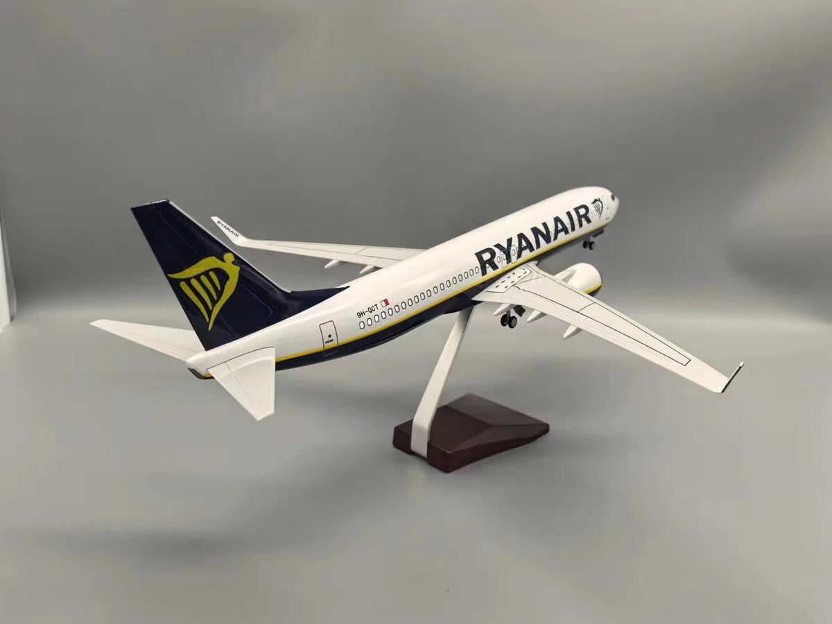 Ryanair Ireland B737-800 Aircraft Model 1:85 Scale 47cm 737 Aircraft Model Die-Cast Resin Aircraft with LED Lights Display Toys