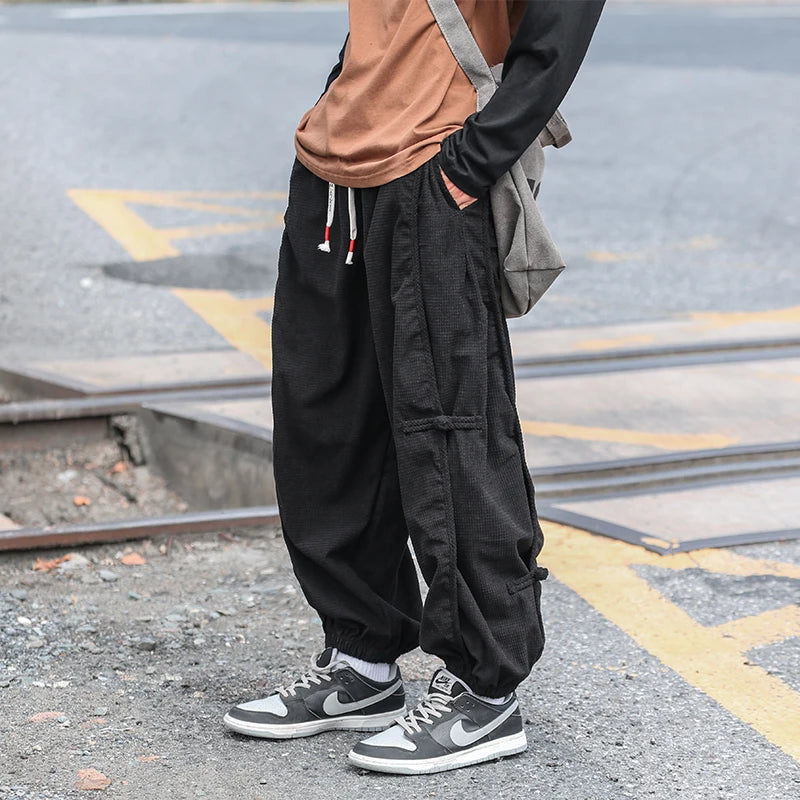 New Chinese Style Hanfu Cargo Pants Man Outdoor Buckle Design Stereo Clipping Japanese Casual Pants Elastic Waist Hallen Pants