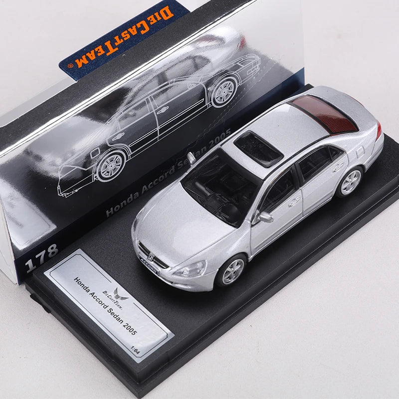 DCT 1:64 Accord 7.5 Generation Alloy Model Car