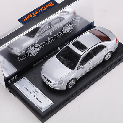 DCT 1:64 Accord 7.5 Generation Alloy Model Car