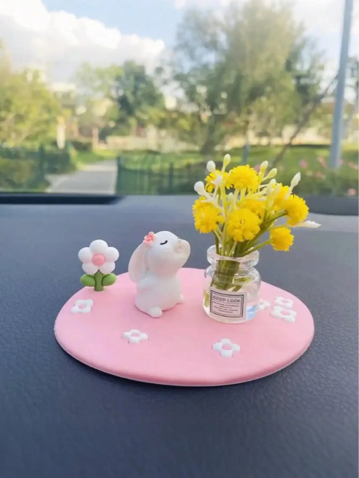 Cute Creative Daisy & Clover Pads | Mini Car & Desktop Ornaments | Perfect for Car Interior Decoration