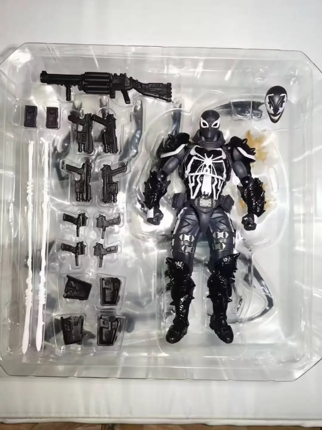 Revoltech Amazing Yamaguchi Agent Venom Full Articulated Action Figure Collectible Desktop Display Ornament For Adult Collection