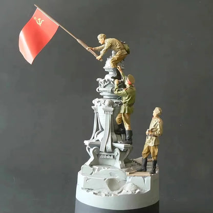 1/35 Resin Figure Unpainted Model Kit, military theme, (3 people with base) Unassembled and unpainted GK,