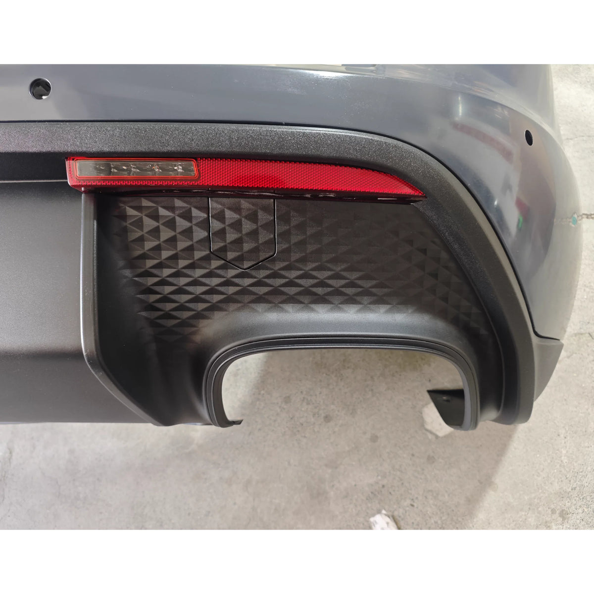 Rear bumper Assembly for Porsche macan 14-22 modified 2023 style Rear bar Surround Body Kit Car Accessories