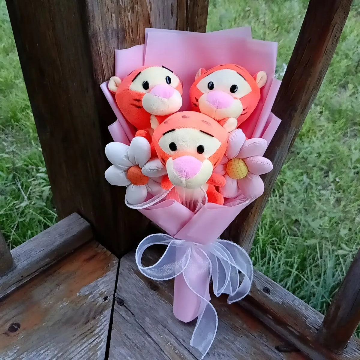 Cartoon Winnie the Pooh Pig Plush Bouquet Handmade Flower Bouquet Plush Doll Wedding Graduation Valentine Christmas Birthday Gif