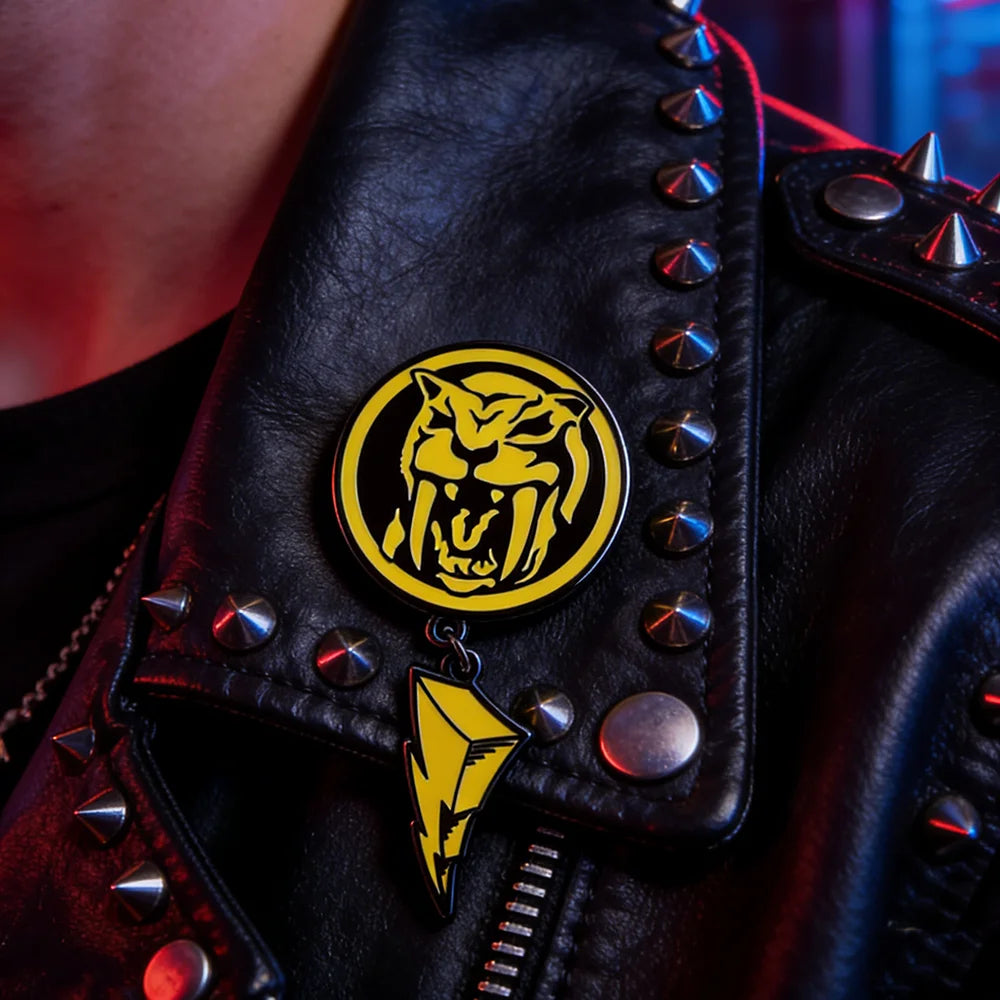 Mighty Morphin Power Rangers Yellow Ranger Enamel Pin Sabertooth Tiger Power Coin Brooch Lightning Bolt Pendant Metal Badge Gift