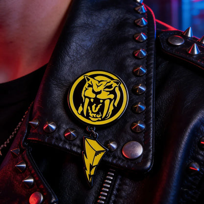 Mighty Morphin Power Rangers Yellow Ranger Enamel Pin Sabertooth Tiger Power Coin Brooch Lightning Bolt Pendant Metal Badge Gift