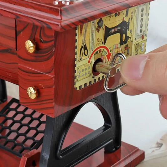 1 Pcs Sewing Machine Music Box Mini Vintage Retro Sewing Clockwork Music Box Gift Table Home Decoration