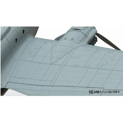 Border 1/35 BF-018 Bomber He111H-6 Full Interior& Soldiers（Combat Status+Ground)