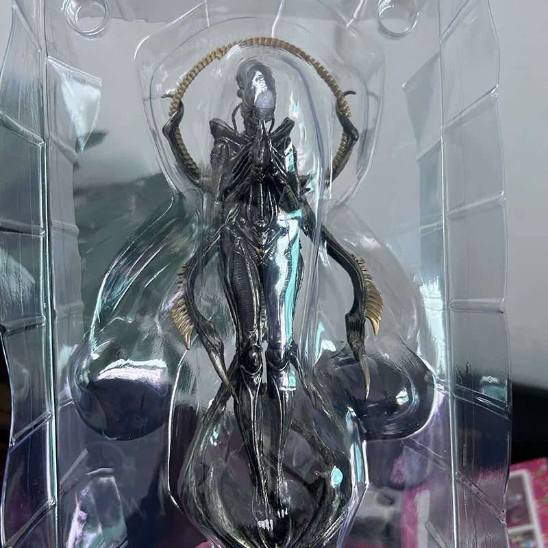 28 Cm Alien Vs. Predator Alien Xenomorph Buddhism Action Figure Toys 28cm Large Statues Model Doll Collectible Ornaments Gifts