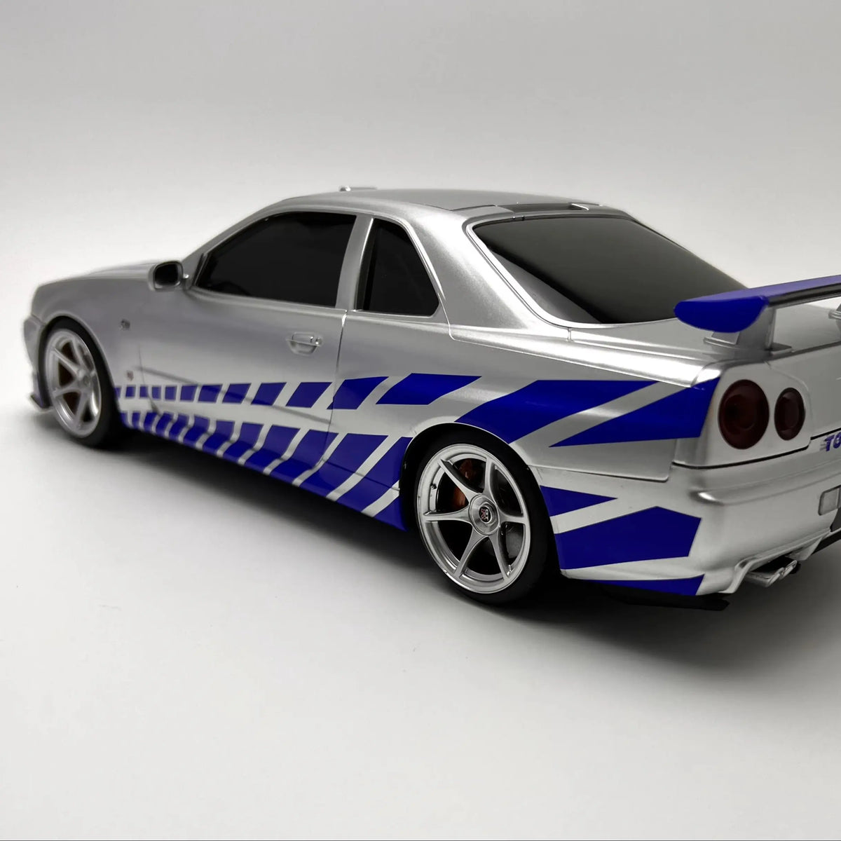 1/16 Skyline GTR34 Car Model Tissue Case - Automotive Style Interior Organizer