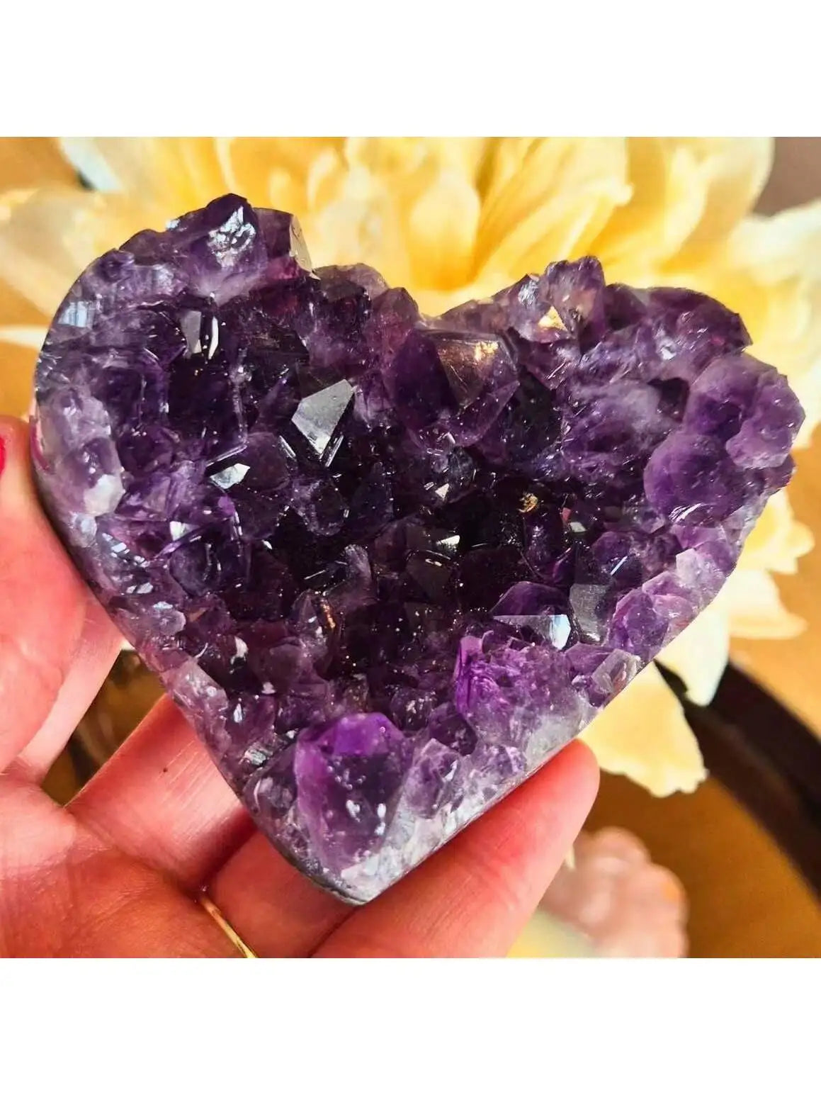 Brazilian Deep Amethyst Cluster Love is used to relieve stress, attract peach blossom luck, and give gifts for the school season