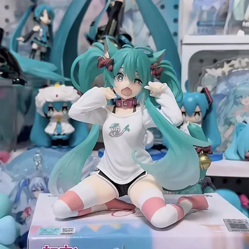 Hot sale 11cm Desktop Cute Hatsune Miku Kwaii Style Anime Figure Toys PVC Model Collector Doll Birthday Gift
