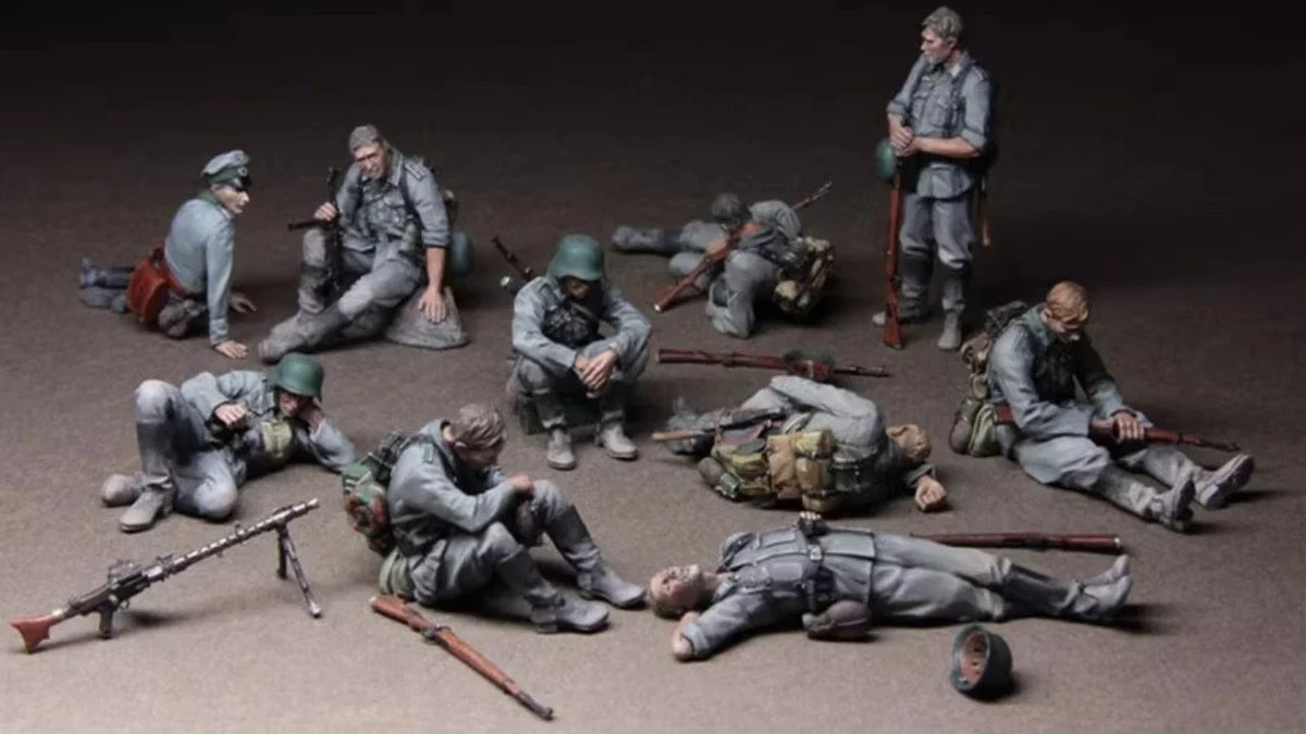 1/35 Military Resin Miniature Figures, Resting Soldiers Group GK Kit, Unpainted Unassembled Resin Model Kit for Hobby Painters