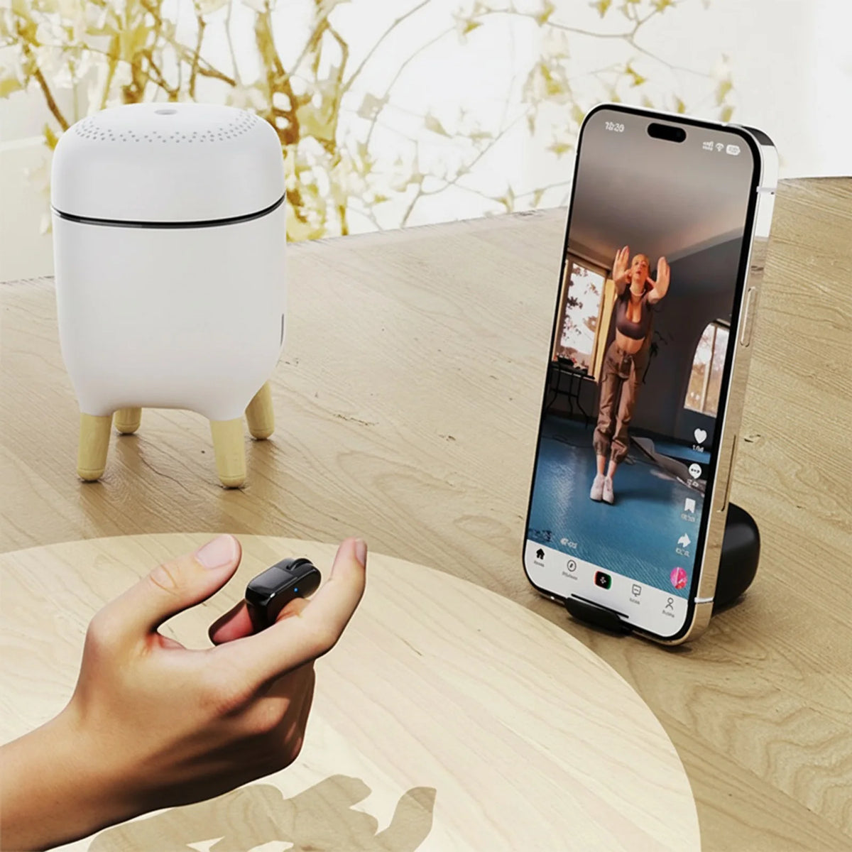 New Fingertip Remote Scrolling Ring Wireless Remote Control One Click Selfie Page Turning Roller Fingertip Controller for Phone