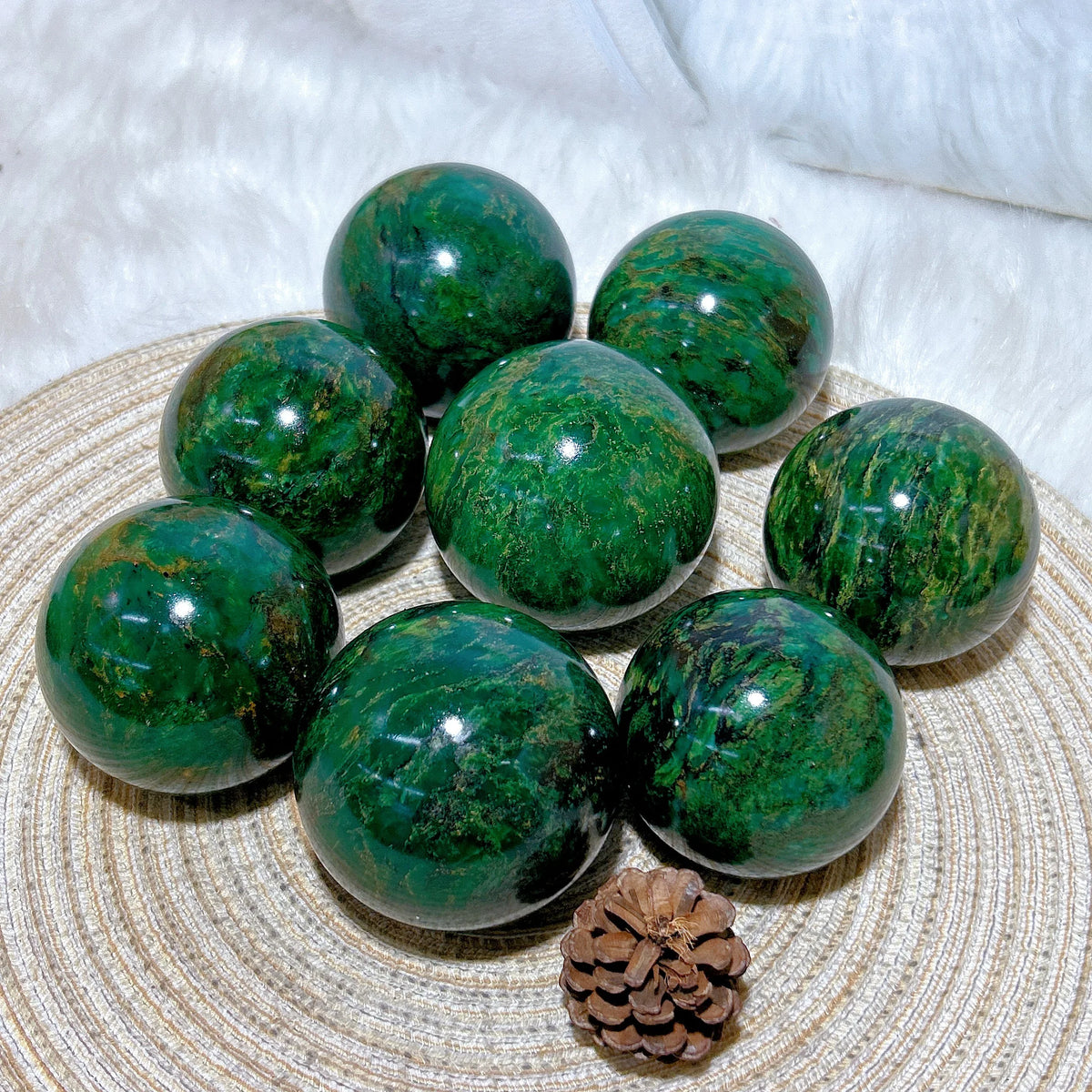 Healing Natural Crystal Emerald Sphere High Quality Polished Ball Gemstones Mineral Home Decorations Ornament Room Decor Gift