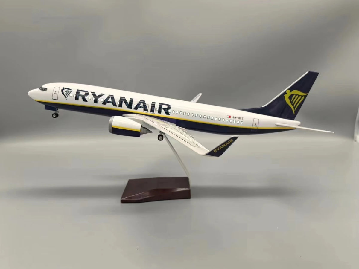 Ryanair Ireland B737-800 Aircraft Model 1:85 Scale 47cm 737 Aircraft Model Die-Cast Resin Aircraft with LED Lights Display Toys