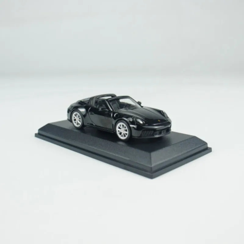 MINICHAMPS 1:64 911 (992.2) TARGA 4 GTS -2025- A realistic alloy car model for static display, boys' toy, adult collection piece
