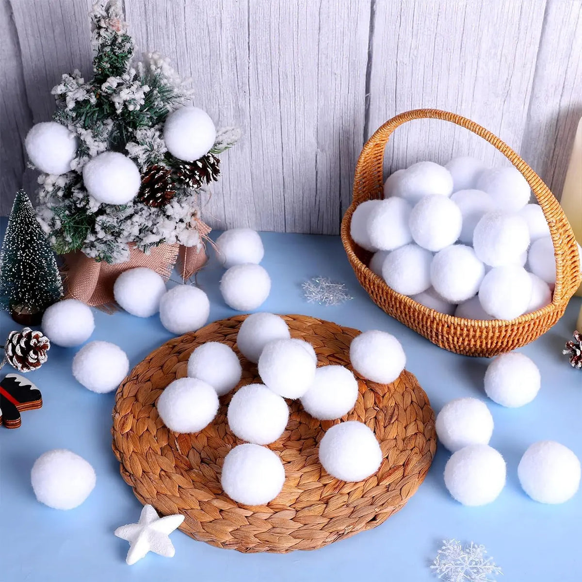 Artificial Snow Ball Realistic Fake Snow Toss Balls for Indoor Outdoor Winter Family Toss Games Christmas Tree Decoration