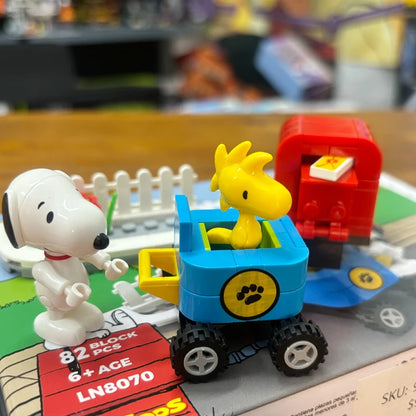 Snoopy Postman Dog Building Blocks DIY Assemble Puzzle Toy Educational Model Desktop Display Ornament Cartoon Figure For Fans