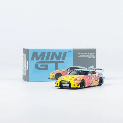 MINI GT 1:64 Nissan LB Nissan GTR R35 35GT-RR LBWK KUMA Graffiti Die Casting Alloy Car Model Desktop Decoration