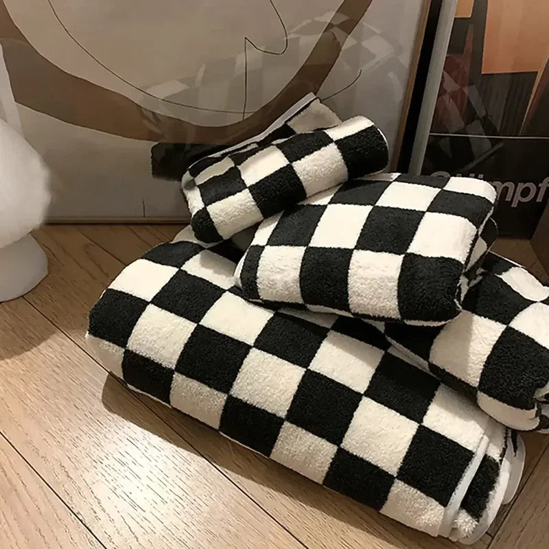 Flannel Blanket for Bedroom Soft Air Conditioning Blanket Checkerboard Elements Sofa Blanket Portable Nap Shawl Towel