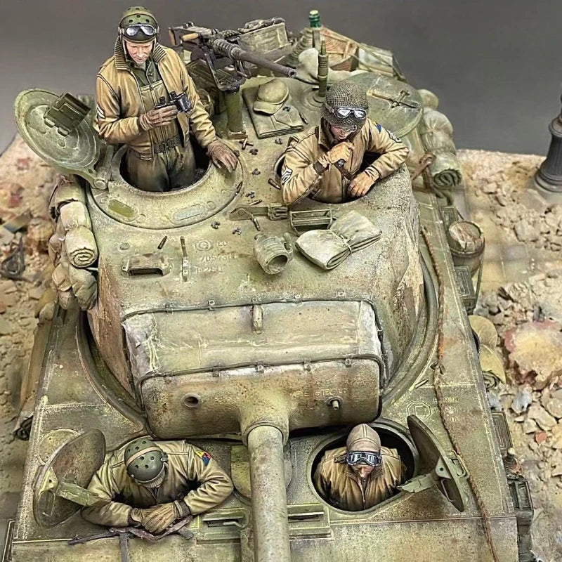 1/16 Scale Die-Cast Resin Figure Model Kit WWII US Tank Crew 4 Figures (No Tank) Unassembled and Unpainted