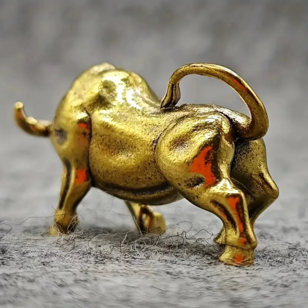 2pcs Vintage Brass Bullfighting Figurines Twelve Zodiac Chinese Mini Cattle Statue Solid Copper Lifelike Bull Ornament