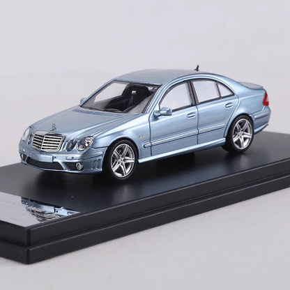 King Model 1:64 E63 AMG W211 Die-cast alloy simulation car model toy collection display piece