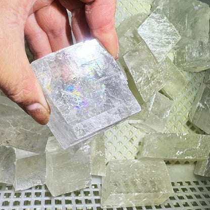 Natural Crystal White Calcite Raw Stone Ornament Mineral Crystal Specimen Rainbow Color Calcite Cube Home Decoration
