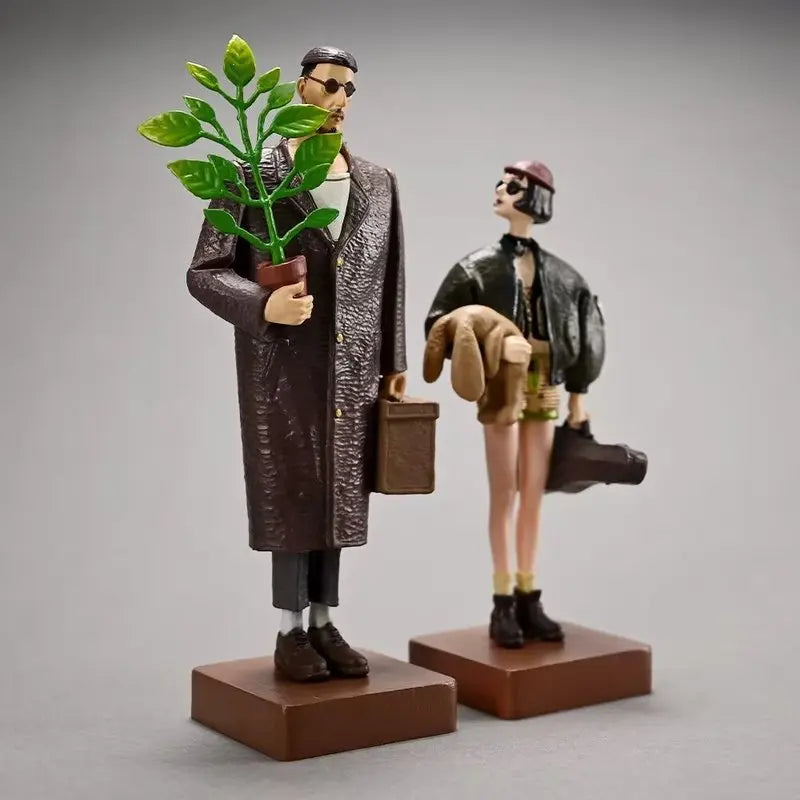 New Leon And Mathilda 1 Set Statue Trendy Killer Doll Movie The Professional Action Figures Model Toys Scene Decoration Gifts