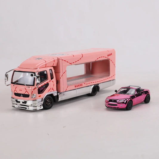 GCD 1:64 Fuso Fighter Transporter Truck Pink Pig Livery With MX‑5 Chrome Pink Sports Car Alloy Diecast Vehicle Model Collection