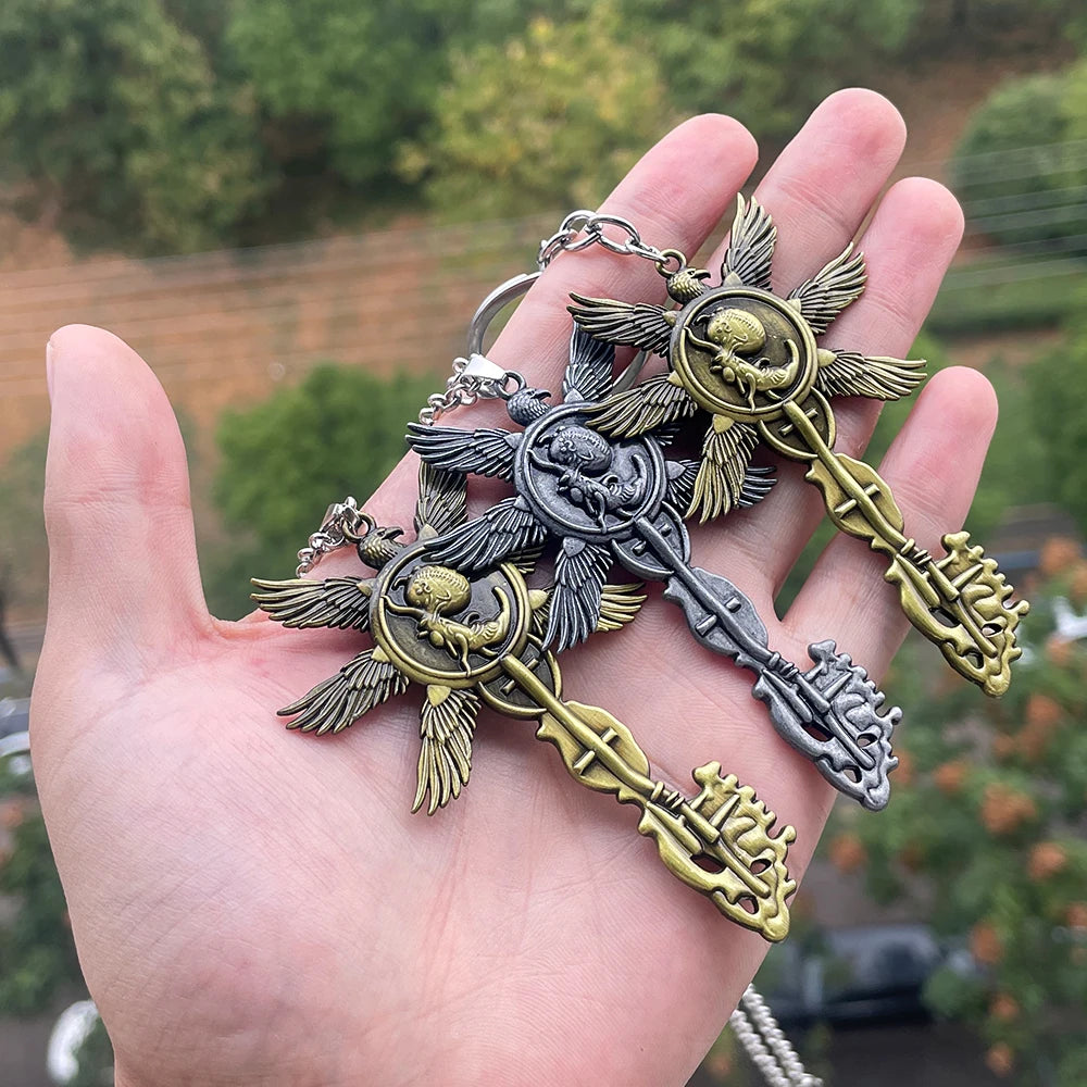 Residents Evils 8 Village Key Chains Vintage Six-Winged Unborn Key Pendant Keychain for Women Men Keyring Jewelry