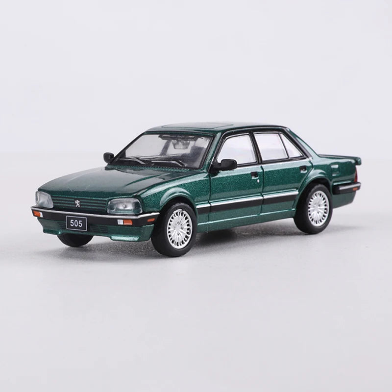 DCT 1:64 505 Sedan Alloy Model Car