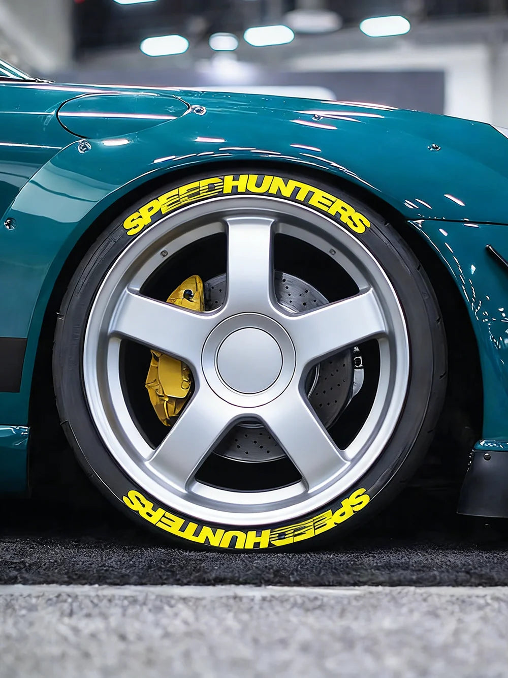 Yellow SPEEDHUNTERS 3D Tire Letter Sticker Car Auto Wheel Decor Decals Water Proof Trendy Vehicle Wheel Styling No Glue Required