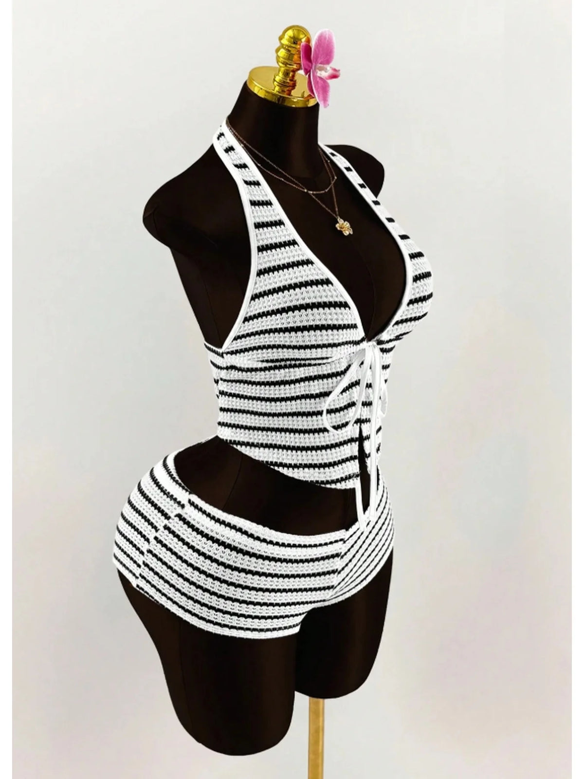 Women's Set Summer Casual Sexy Color Blocked Hanging Neck Sleeveless Tied Top + Color Blocked Elastic Waist Shorts Set