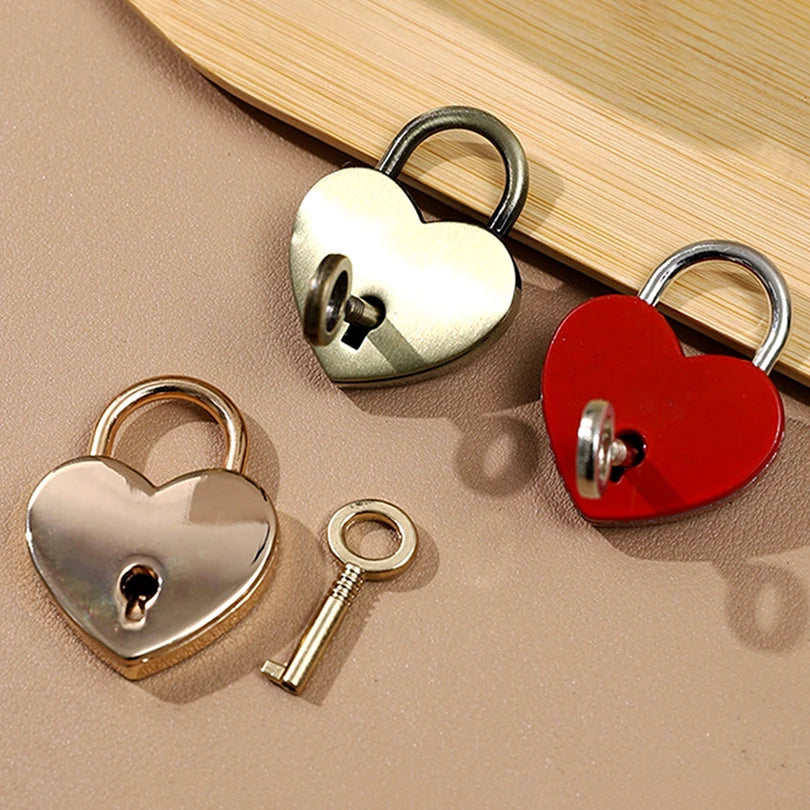 Custom Name Padlock Heart Shape Personalized Name Lock With Key For Bag Suitcase Luggage Box Vintage Mini Customized Name Lock