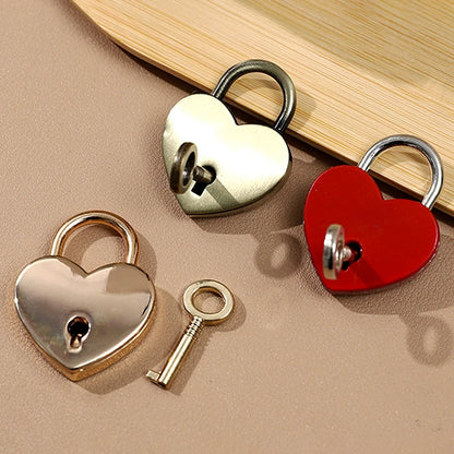 Custom Name Padlock Heart Shape Personalized Name Lock With Key For Bag Suitcase Luggage Box Vintage Mini Customized Name Lock