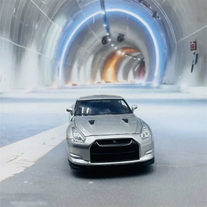 JADA 1:24 2009 NISSAN GT-R (R35) Alloy Car Model Boutique Children's Toys Hobby